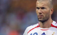 布鲁诺·费尔南德斯赛后谦逊发言登热搜，川崎前锋爆冷曼联引发热议